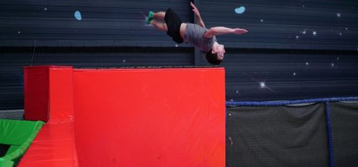 space-jump-a-fleury-merogis-divertissement-sur-trampolines