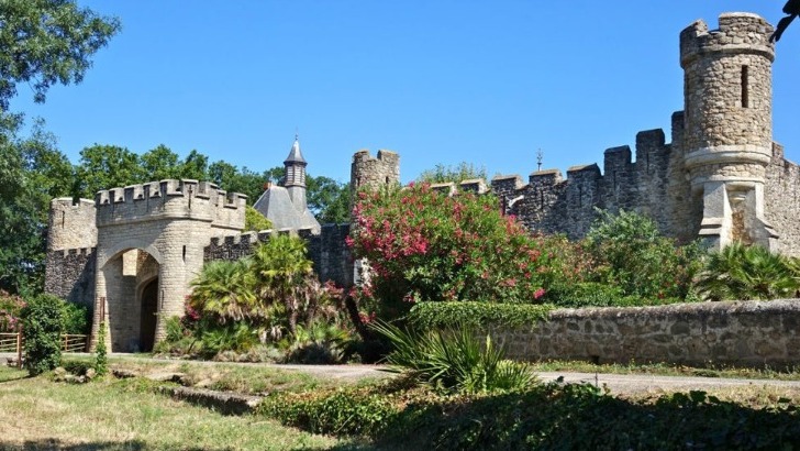 remparts-du-chateau-grezan