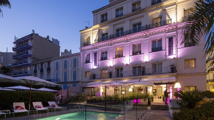 hotel-canberra-a-cannes-une-belle-facade-tres-prometteuse