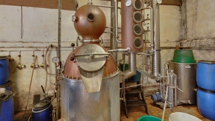 distillerie-artisanale-leisen-a-petite-hettange-met-avant-un-savoir-faire-traditionnel